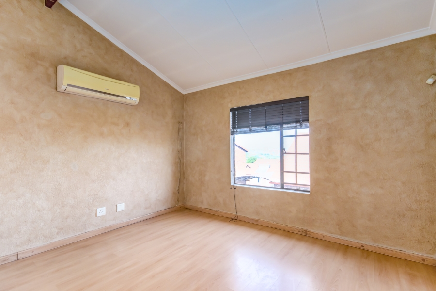 2 Bedroom Property for Sale in Halfway Gardens Gauteng