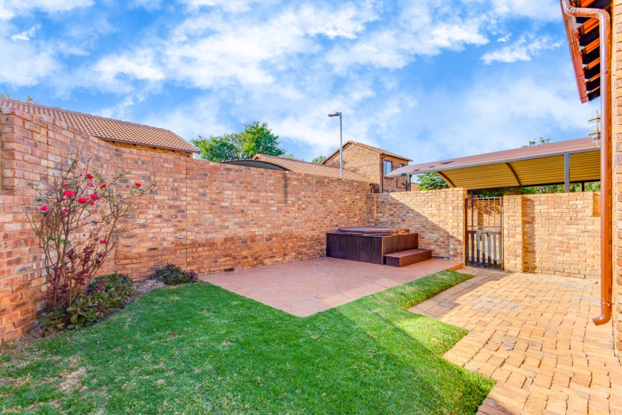 2 Bedroom Property for Sale in Halfway Gardens Gauteng