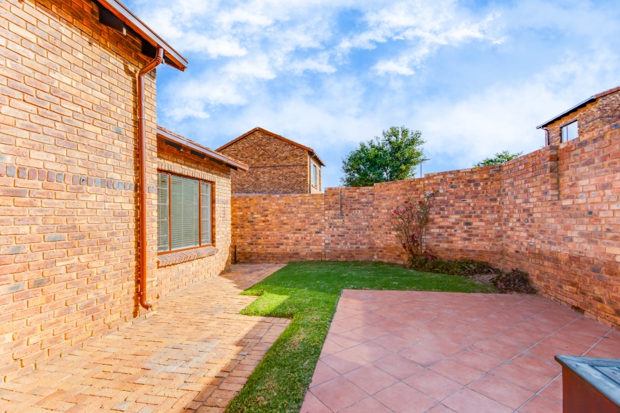 2 Bedroom Property for Sale in Halfway Gardens Gauteng