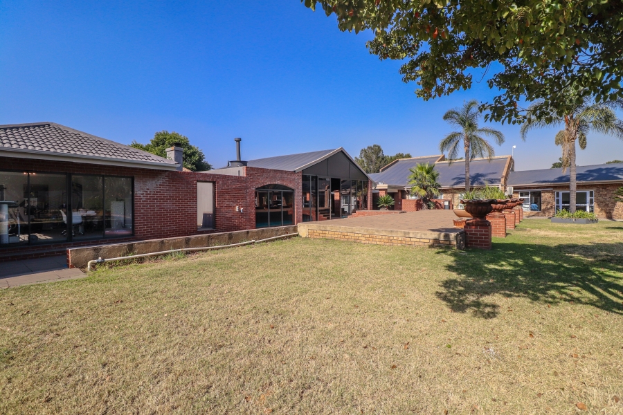 7 Bedroom Property for Sale in Vanderbijlpark SW Gauteng