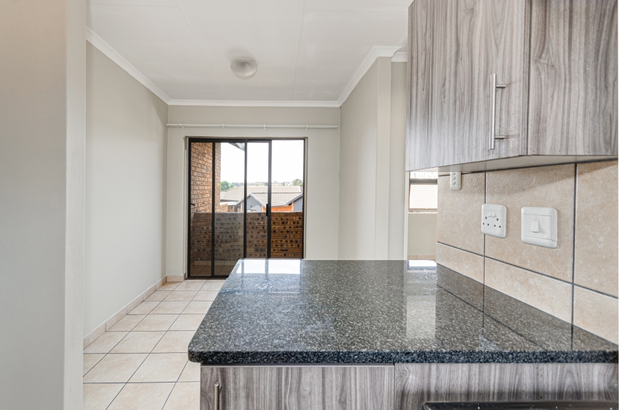 To Let 2 Bedroom Property for Rent in Angelo Gauteng