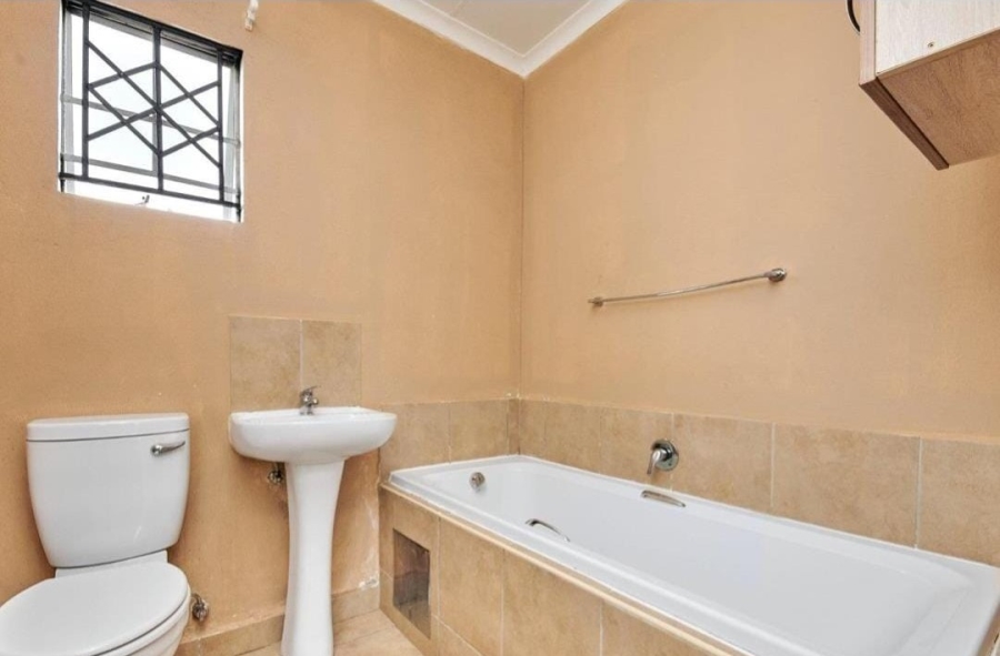 2 Bedroom Property for Sale in Savanna City Gauteng