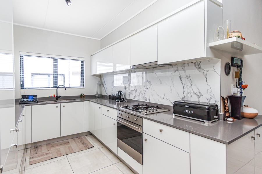 3 Bedroom Property for Sale in The Polofields Gauteng