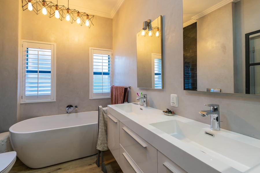 3 Bedroom Property for Sale in Copperleaf Estate Gauteng