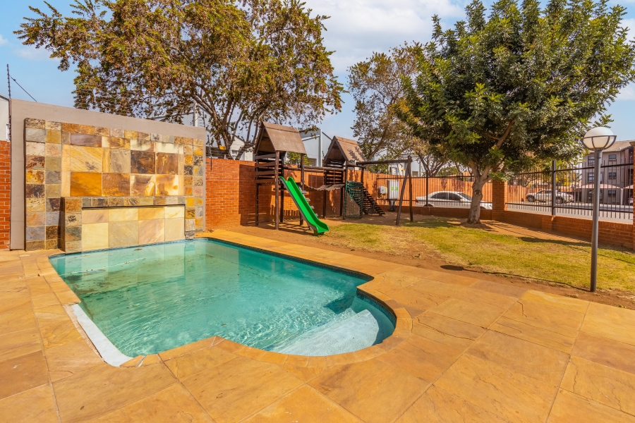 2 Bedroom Property for Sale in North Riding Gauteng