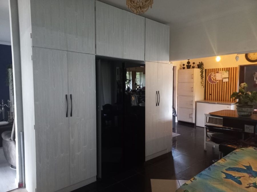 5 Bedroom Property for Sale in Theresa Park Gauteng