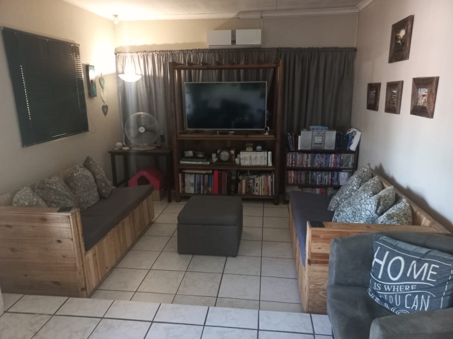 9 Bedroom Property for Sale in Theresa Park Gauteng