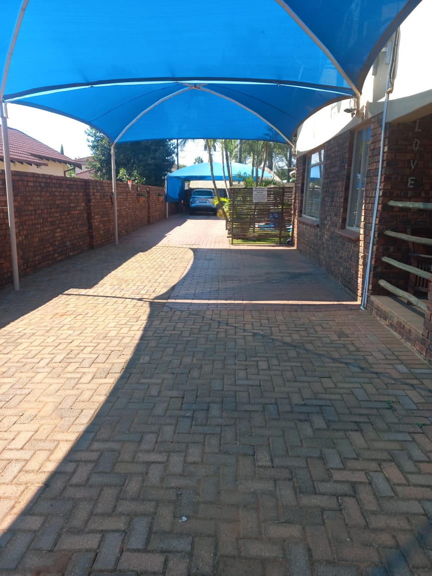 9 Bedroom Property for Sale in Theresa Park Gauteng