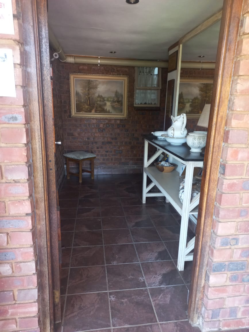 9 Bedroom Property for Sale in Theresa Park Gauteng