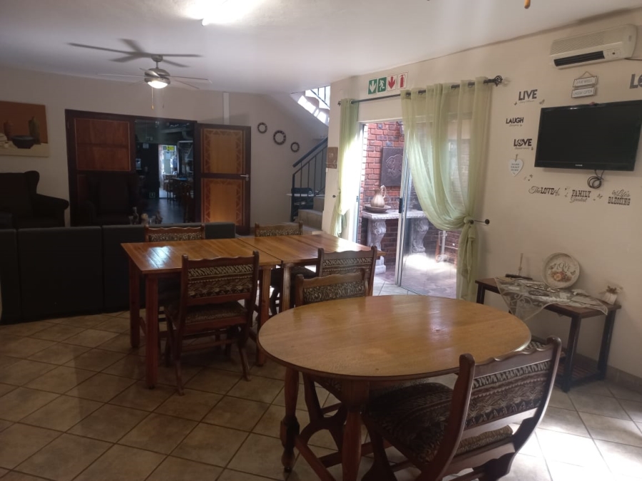 9 Bedroom Property for Sale in Theresa Park Gauteng