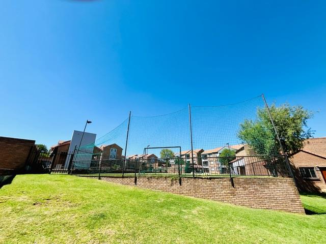 2 Bedroom Property for Sale in Vorna Valley Gauteng