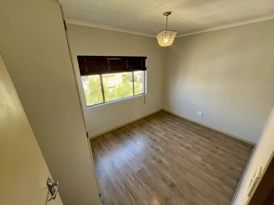 2 Bedroom Property for Sale in Vorna Valley Gauteng