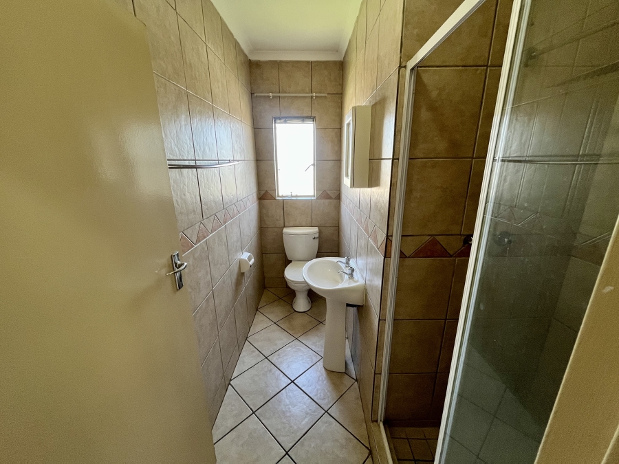 2 Bedroom Property for Sale in Vorna Valley Gauteng