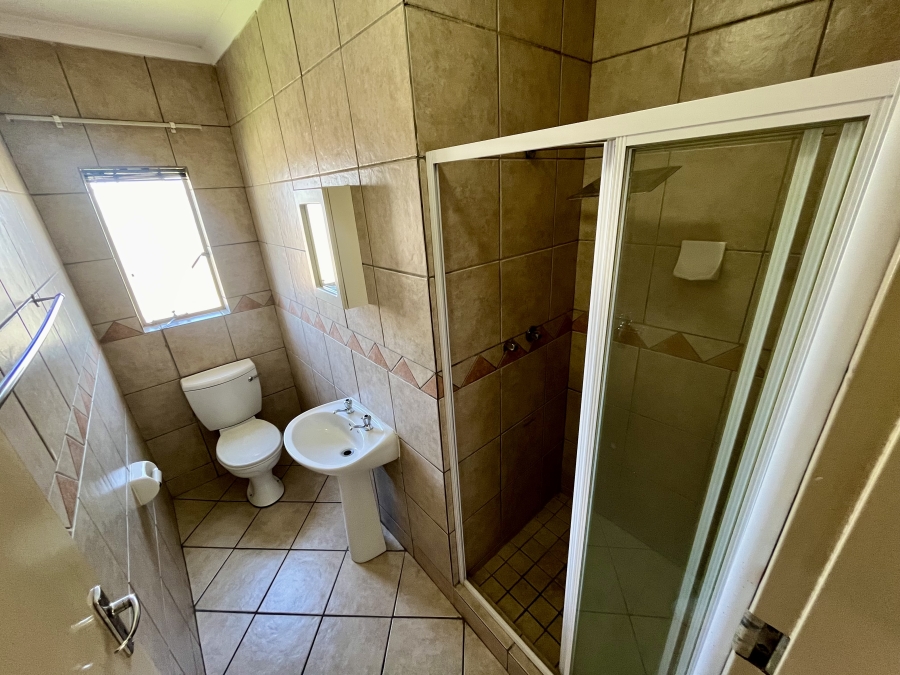 2 Bedroom Property for Sale in Vorna Valley Gauteng