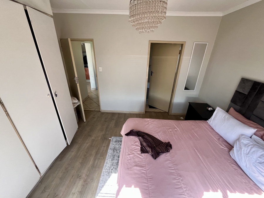 2 Bedroom Property for Sale in Vorna Valley Gauteng