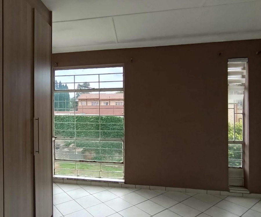 2 Bedroom Property for Sale in Edleen Gauteng