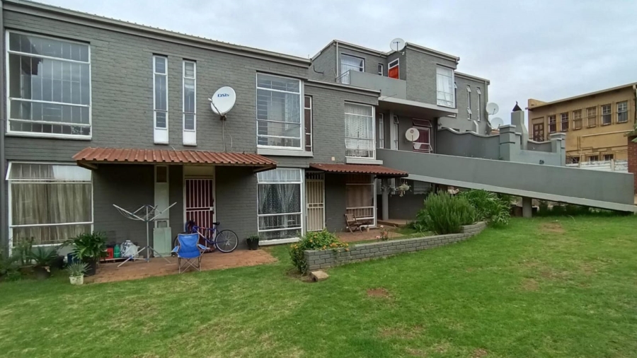 2 Bedroom Property for Sale in Edleen Gauteng