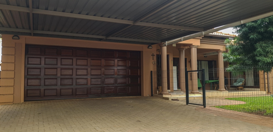 3 Bedroom Property for Sale in Green Acres Estate Gauteng