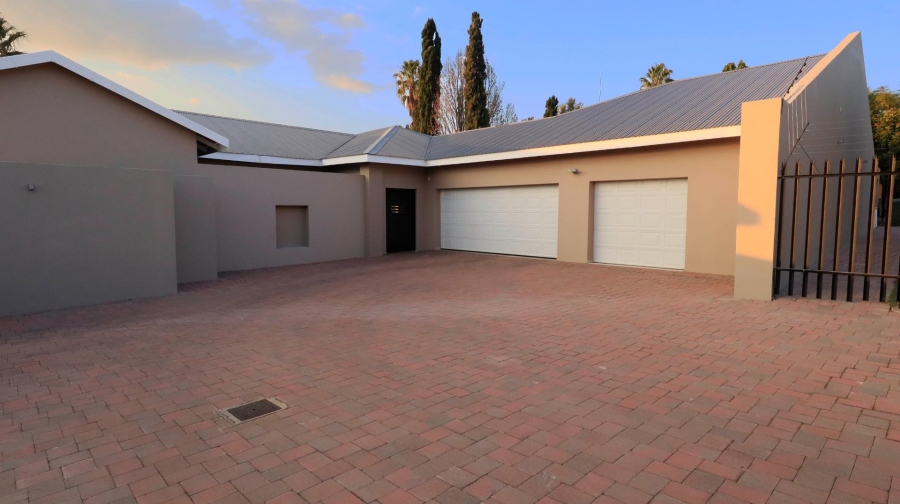 5 Bedroom Property for Sale in Gallo Manor Gauteng