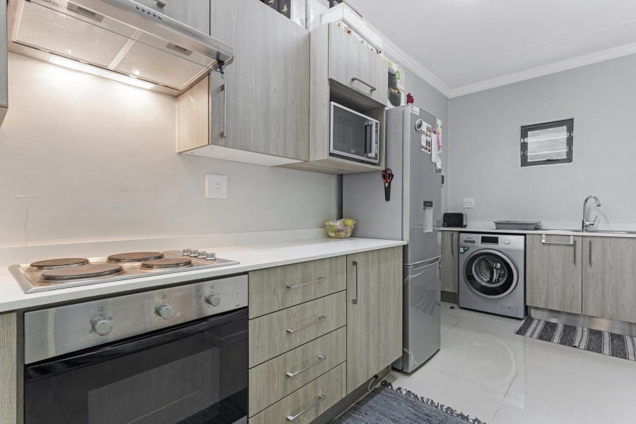 2 Bedroom Property for Sale in Halfway Gardens Gauteng
