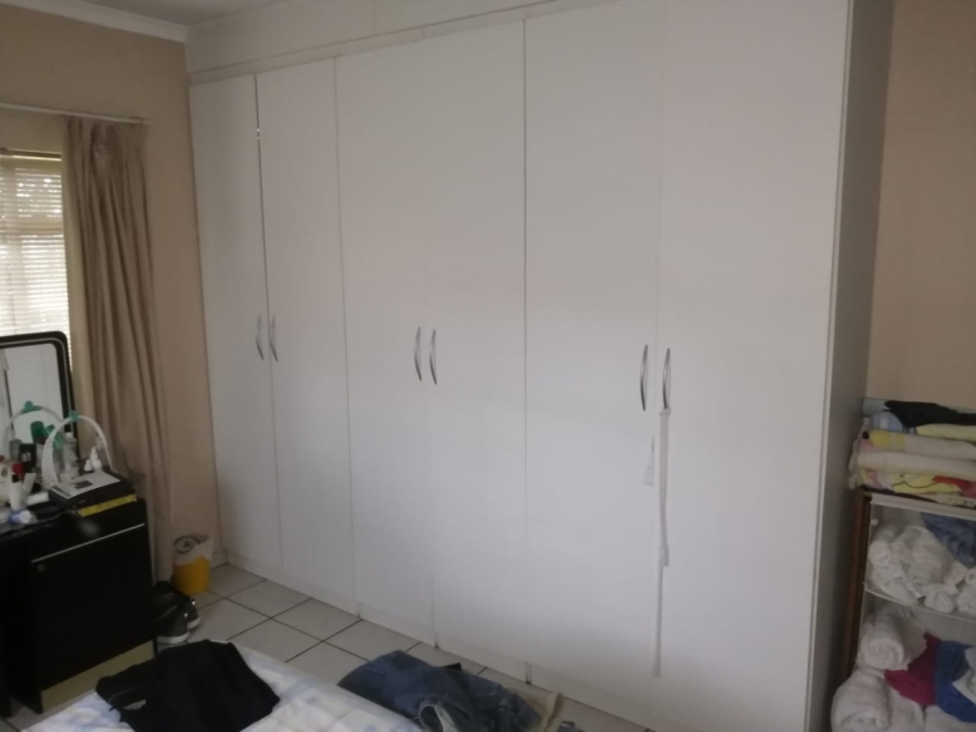 2 Bedroom Property for Sale in Peacehaven Gauteng