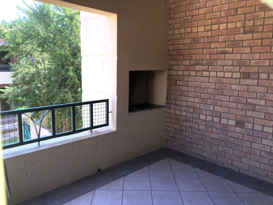 3 Bedroom Property for Sale in Die Hoewes Gauteng