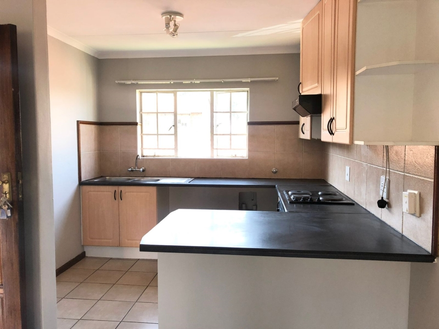 3 Bedroom Property for Sale in Die Hoewes Gauteng