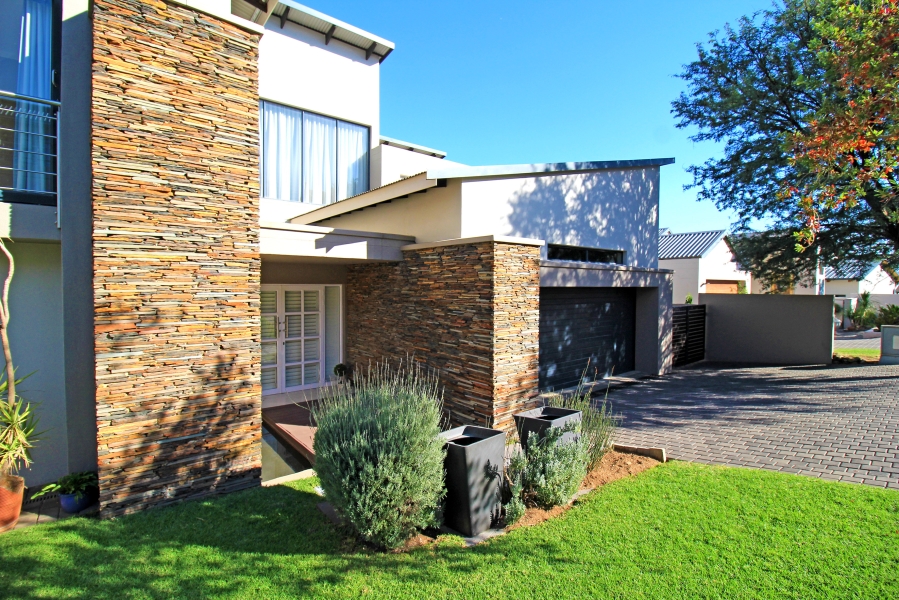 4 Bedroom Property for Sale in Waterfall Country Village Gauteng