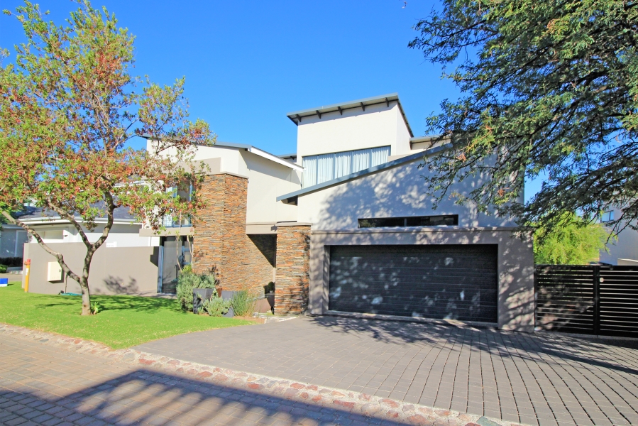 4 Bedroom Property for Sale in Waterfall Country Village Gauteng