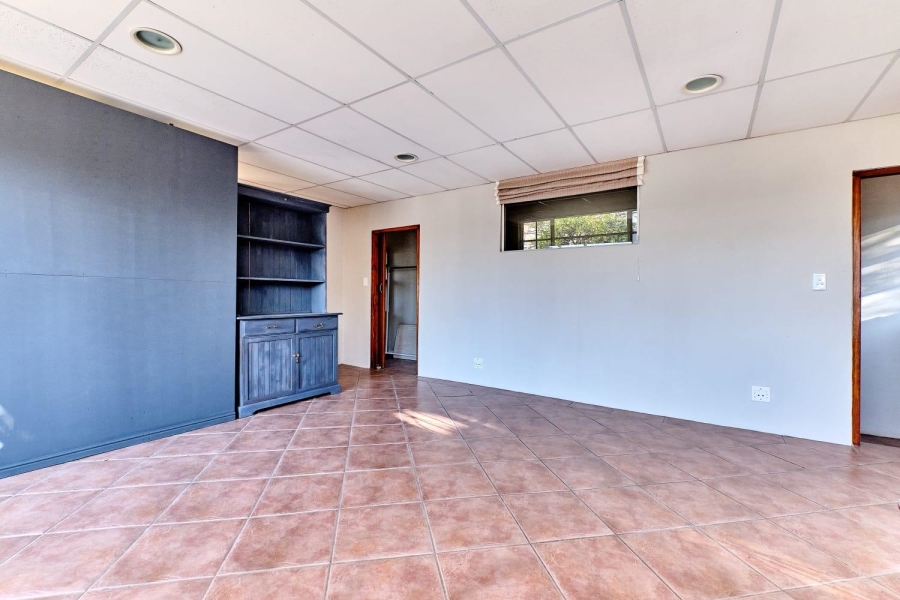 To Let 2 Bedroom Property for Rent in Emmarentia Gauteng
