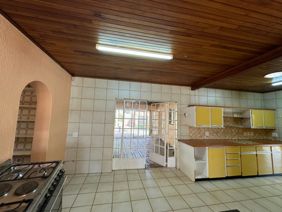 To Let 5 Bedroom Property for Rent in Klipwater Gauteng