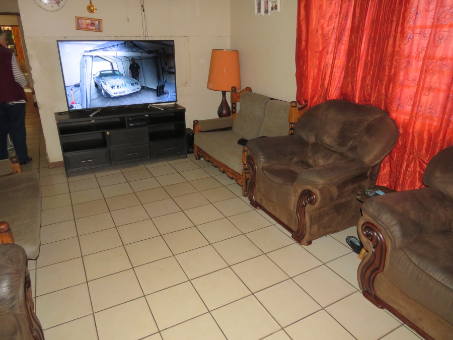 5 Bedroom Property for Sale in Daspoort Gauteng