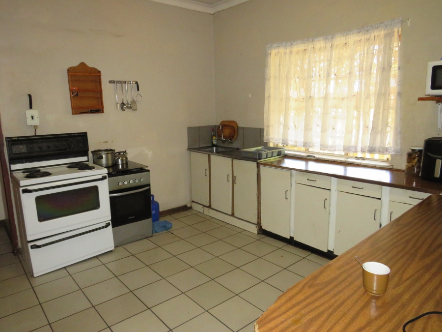 5 Bedroom Property for Sale in Daspoort Gauteng