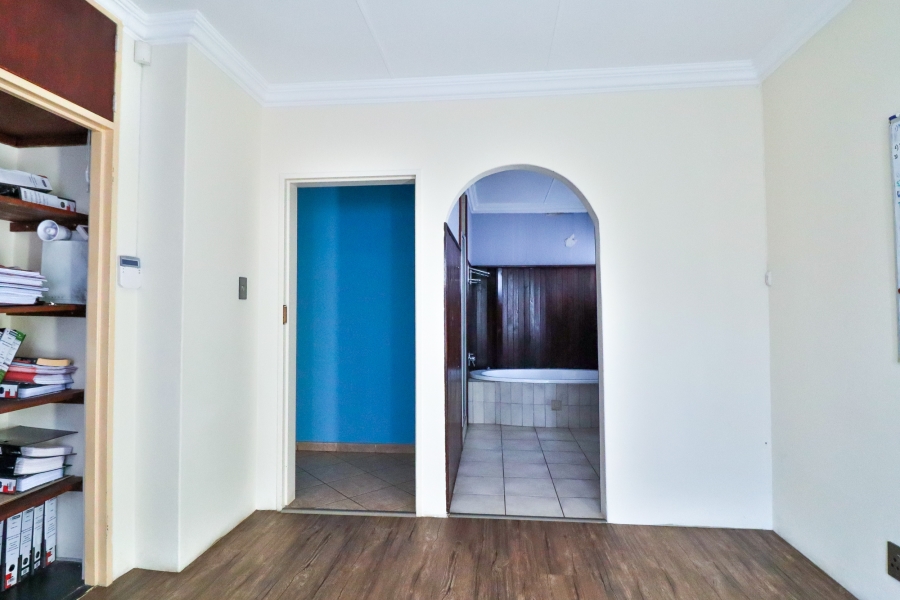 3 Bedroom Property for Sale in Garsfontein Gauteng