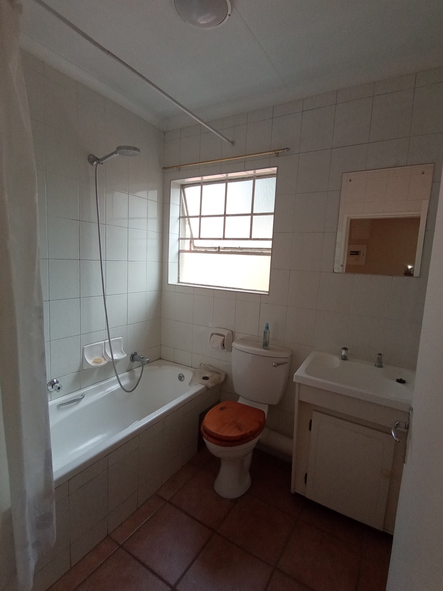 To Let 2 Bedroom Property for Rent in Rembrandt Park Gauteng