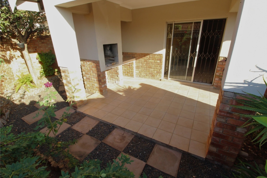 2 Bedroom Property for Sale in Amberfield Gauteng