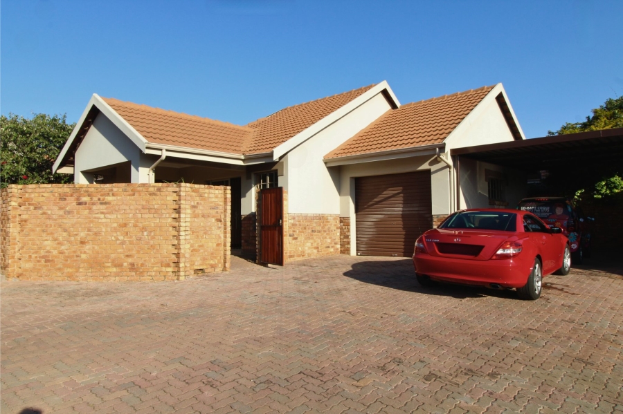 2 Bedroom Property for Sale in Amberfield Gauteng