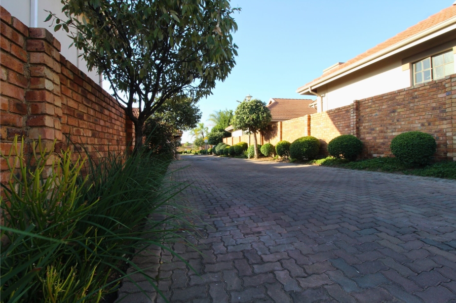 2 Bedroom Property for Sale in Amberfield Gauteng