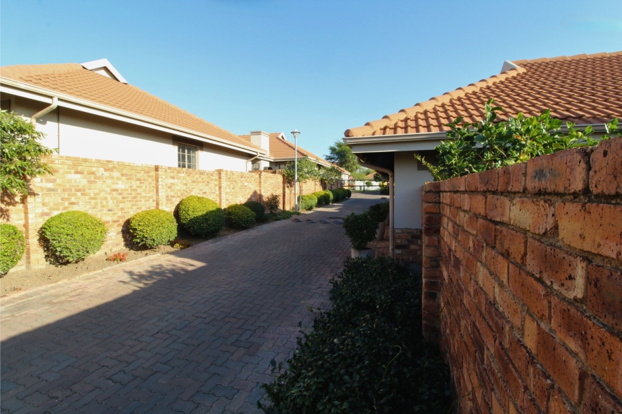 2 Bedroom Property for Sale in Amberfield Gauteng