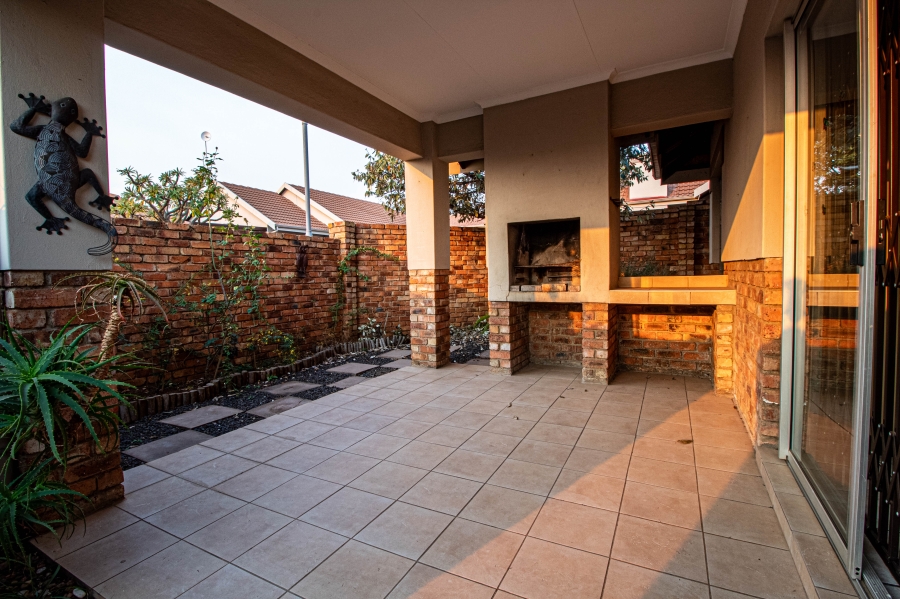 2 Bedroom Property for Sale in Amberfield Gauteng