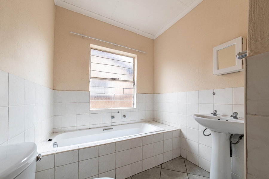 4 Bedroom Property for Sale in Windsor East Gauteng
