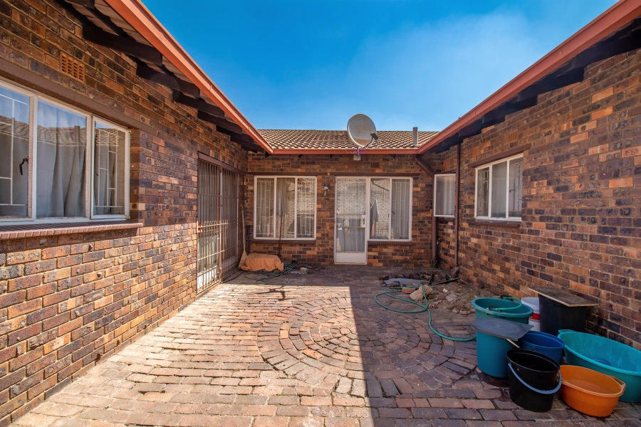 4 Bedroom Property for Sale in Windsor East Gauteng