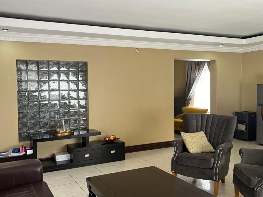 3 Bedroom Property for Sale in Falcon Ridge Gauteng