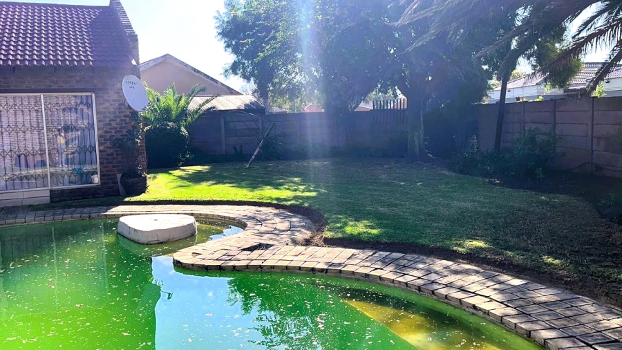 3 Bedroom Property for Sale in Falcon Ridge Gauteng