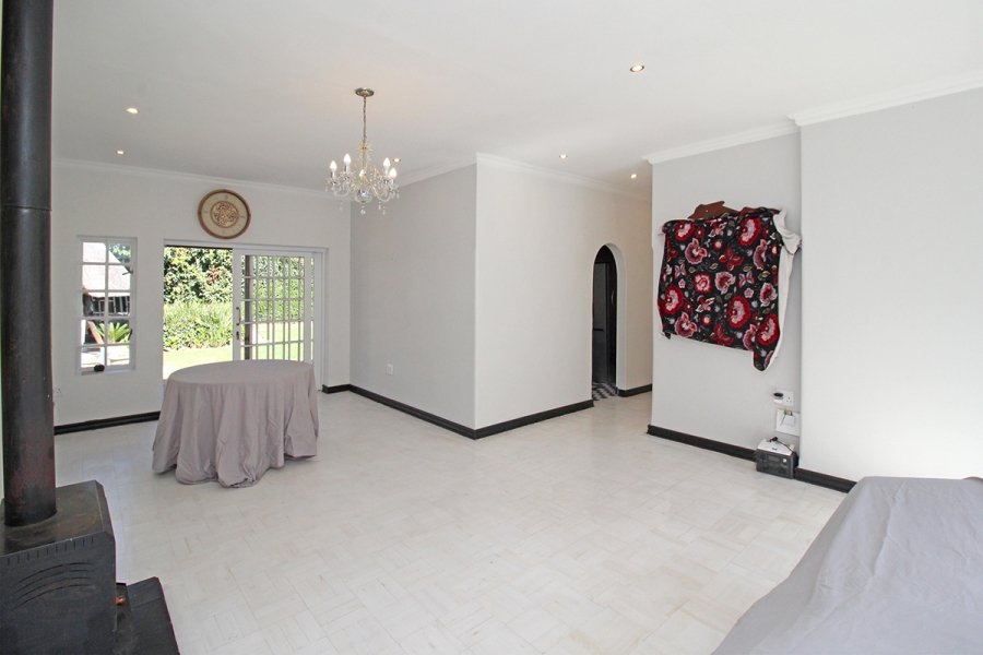 3 Bedroom Property for Sale in Lakeside Gauteng