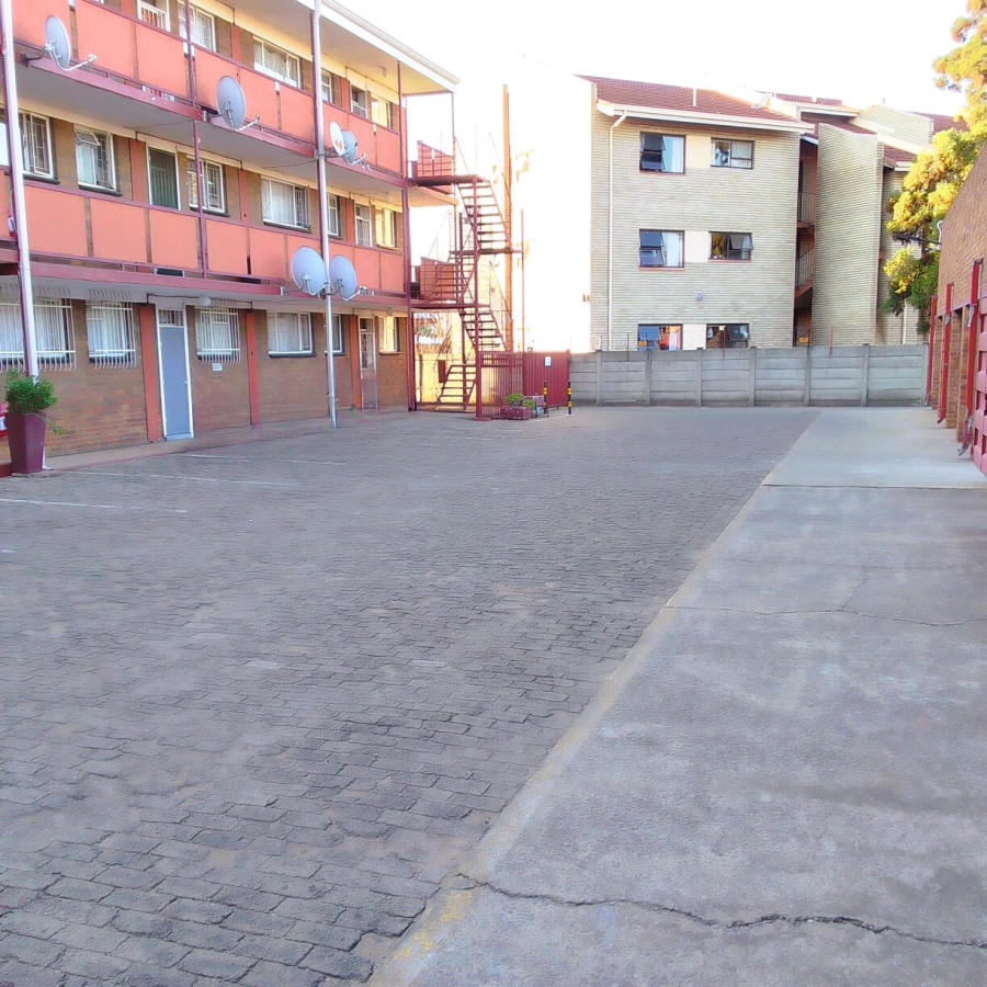 1 Bedroom Property for Sale in Vanderbijlpark CW 3 Gauteng