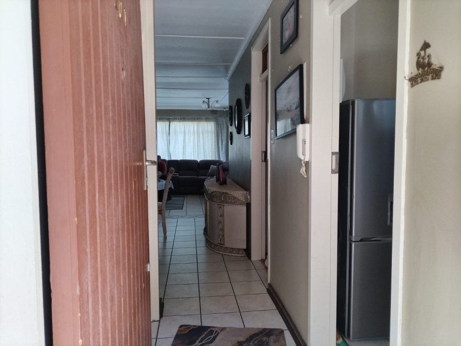 1 Bedroom Property for Sale in Vanderbijlpark CW 3 Gauteng