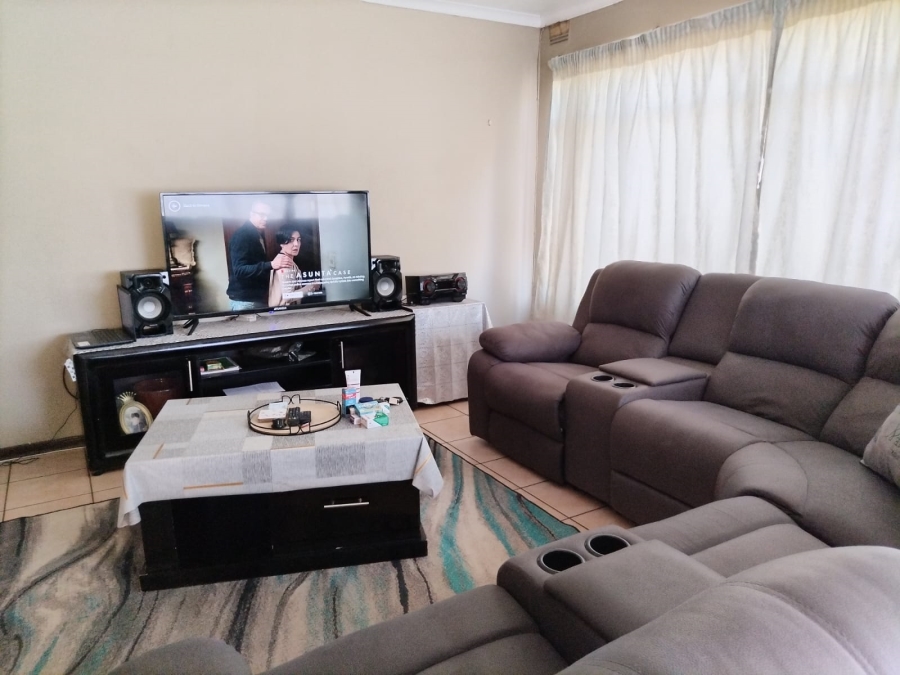 1 Bedroom Property for Sale in Vanderbijlpark CW 3 Gauteng