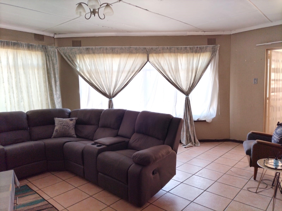 1 Bedroom Property for Sale in Vanderbijlpark CW 3 Gauteng