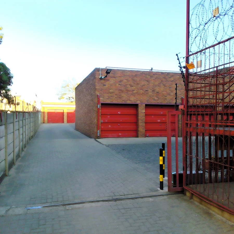 1 Bedroom Property for Sale in Vanderbijlpark CW 3 Gauteng